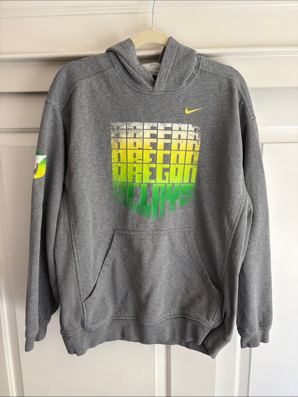 Nike Gray Oregon Ducks Pullover Hoodie with Yellow & Green Graphics